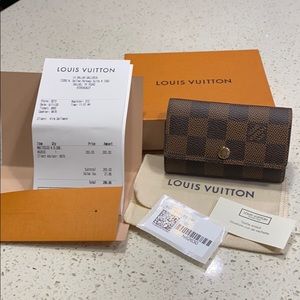 Authentic Louis Vuitton 6 key ring wallet